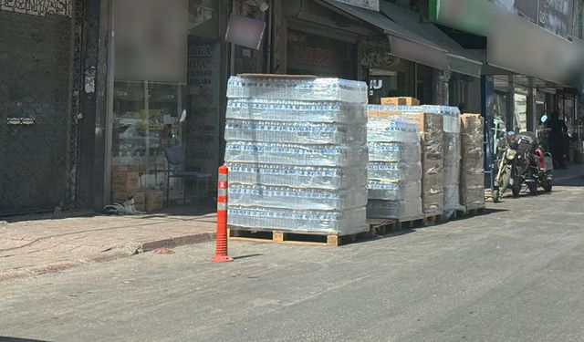 Adana'da Vatandaşların Sağlığı Hiçe Sayıldı! Güneşte Bekleyen Sular Gündem Oldu