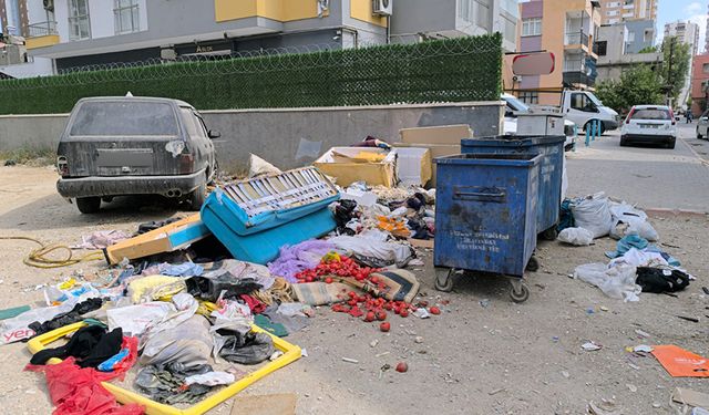 Seyhan Tellidere’de Çöp Kaosu: Mahalle Sokağa Taşan Atıklarla Doldu