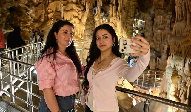 Türkiye’nin En Zengin Mağaralarından Biri: Karaca Mağarası