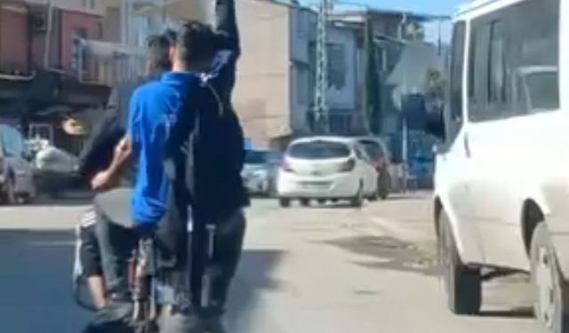 Adana’da Akıl Almaz Görüntü: Serum Takılı Halde Motosikletle Gezdi