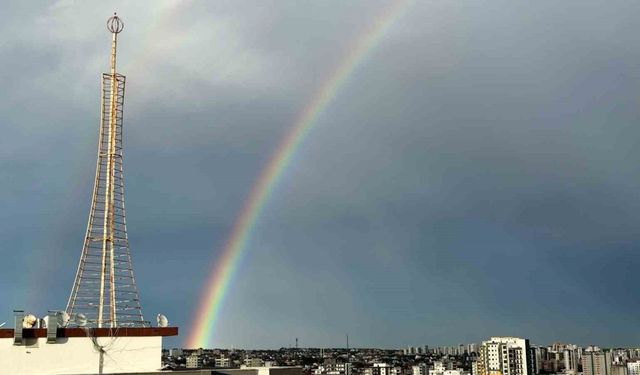 Adana’da Gökkuşağı Şöleni! Renk Cümbüşü Sosyal Medyayı Salladı
