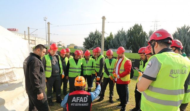 Afetlere Karşı Güçleniyor! Burulaş’tan Kritik Çadır Kurma Eğitimi