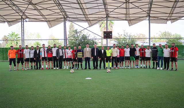 Adana Barosu’ndan Anlamlı Turnuva: Şampiyon Adaletgücü Kupayı Kaldırdı!