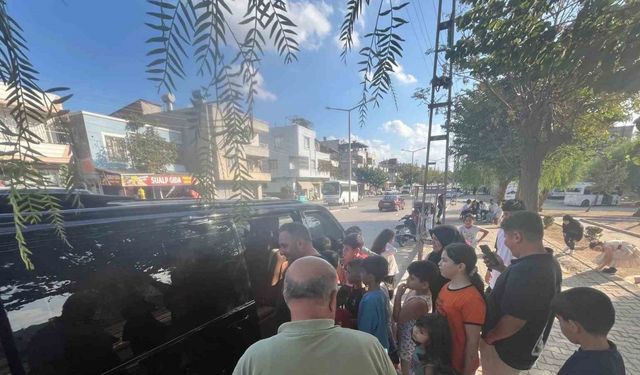 Adanalı Hayırseverden 29 Ekim Sürprizi: Sokaktaki Her Çocuğa Oyuncak Dağıttı!