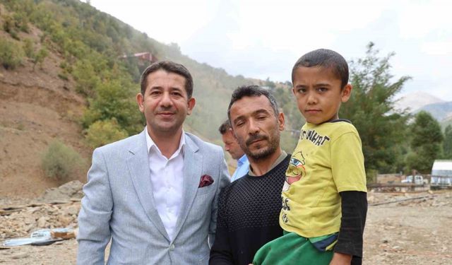 Feke’de Bir İlk! Çocuklar Artık Sağlıklı Sahalarda Oynayacak