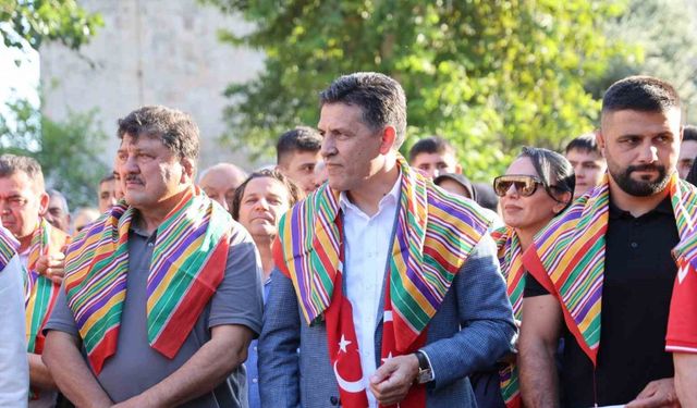 Kozan’da Er Meydanı Coşkusu! Şampiyonlar Kortejle Yürüdü, Halk Ayakta Alkışladı