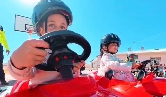Trafik Kuralları Artık Oyunla Öğreniliyor! Jandarma’dan Renkli Etkinlik
