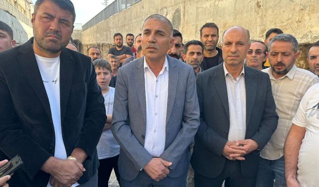 Adana’da Alt Geçit Krizi: “Bir Yıl Geçti, Hâlâ Çivi Çakılmadı!”