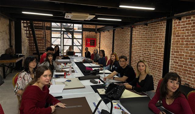 Çukurova Üniversitesi’nde Sanatın Kalbi Attı! “Ekim Geçidi”ne Yoğun İlgi