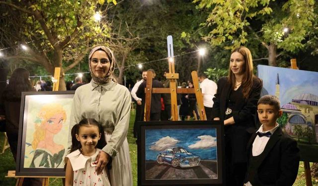 Küçük Ellerden Büyük Eserler: Kozan’da Renkli Sergi Büyüledi!