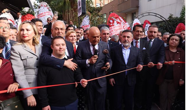 MHP Çukurova Yeni Hizmet Binasını Coşkuyla Açtı: Kanlı’dan ‘Alayını Kazanacağız’ Mesajı