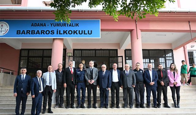 Yumurtalık’ta 24 Kasım Coşkusu! Başkan Altıok Öğretmenleri Tek Tek Ziyaret Etti