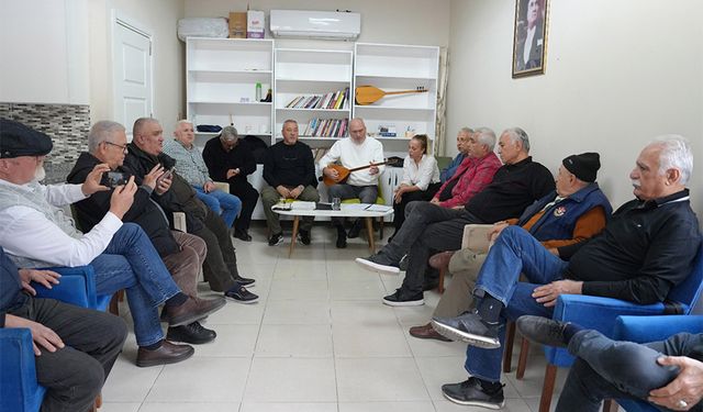 Emekli Dinlenme Evi’nde Müzik Coşkusu: Sazlar Çaldı, Şarkılar Söylendi