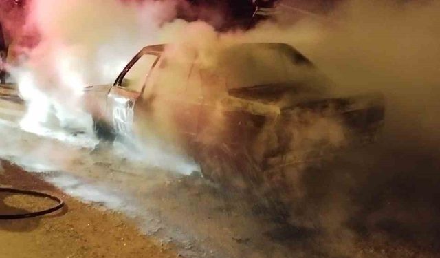 Adana’da Dehşet Anları: Seyir Halindeki Otomobil Patladı