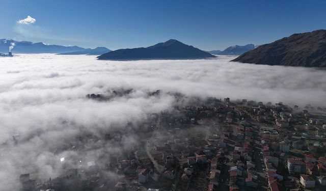 Bulutların Üzerinde Bir İlçe: Tufanbeyli’de Nefes Kesen Sis Manzarası