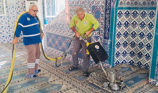 Yumurtalık’ta Büyük Temizlik! Tüm Camiler Baştan Sona Yenilendi