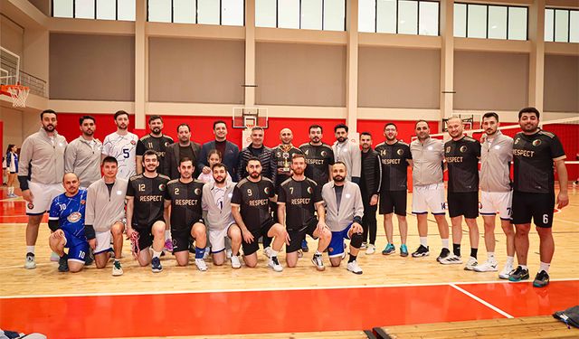 Adana Barosu’nda Spor ve Dayanışma Rüzgârı: 5 Ocak Kurtuluş Kupası Sona Erdi