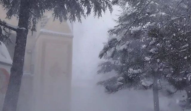 Soğuk ve Tipi Dinlemediler: Tufanbeyli’de Kar Topu Şenliği