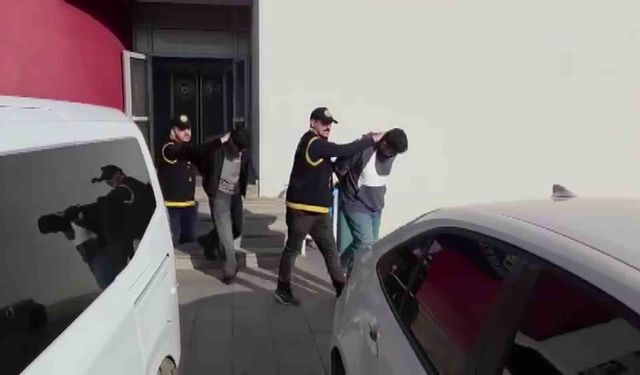 Sahte Kimlikle Kargo Vurgunu: 2 Şüpheli Tutuklandı