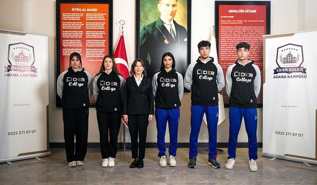 Filiz Kepme, İstanbul Lider Koleji'nin Altın Madalyalı Milli Sporcularını Kutladı