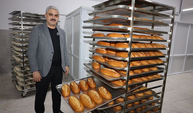 Pozantı’da Halk Ekmek Kuyrukları Oluştu: 9 Liralık Ekmek Yoğun İlgi Gördü