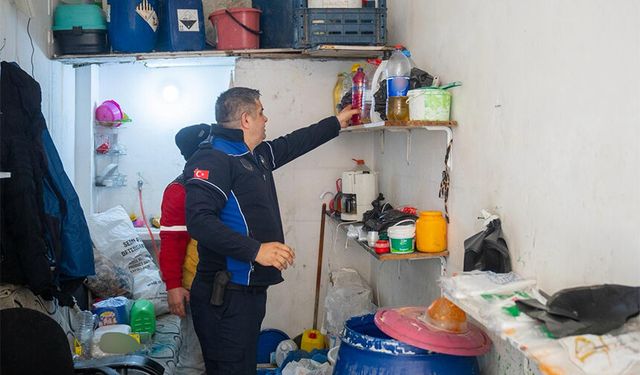 Seyhan’da Skandal Üretim! Tonlarca Sahte Şampuan ve Deterjan Ele Geçirildi