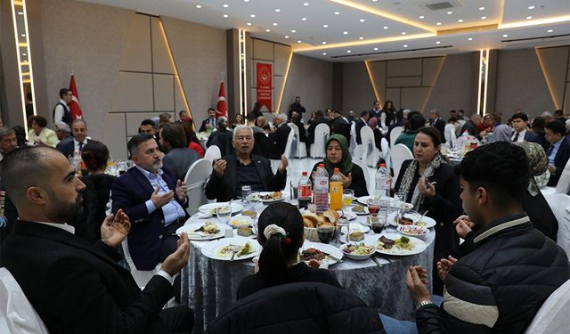 AK Parti’den Ramazan Mesajı: “Şehit Ailelerimiz Başımızın Tacıdır”