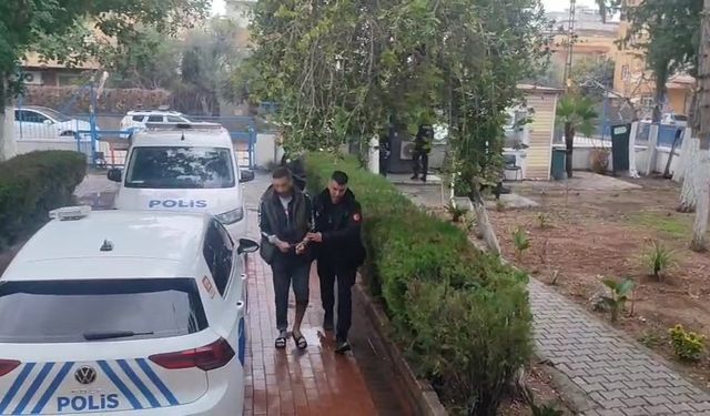 Adana’da Polisi Şaşırtan Operasyon: İki Firari Hükümlü Sokakta Yakalandı