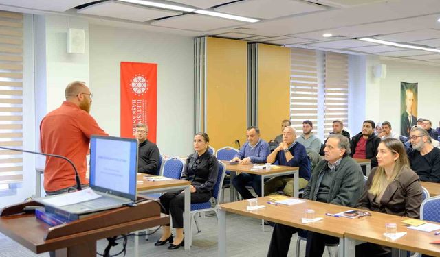 Adana’da Gazetecilere Yapay Zeka Eğitimi!