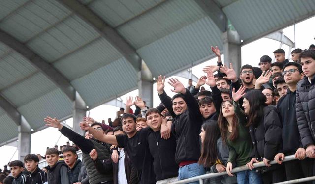 Kozan’da Liseler Arası Maçta Olay! Karşılaşma Yarıda Kaldı