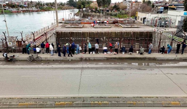 Baraj Kapakları Açıldı, Seyhan’da Balık Bereketi Başladı