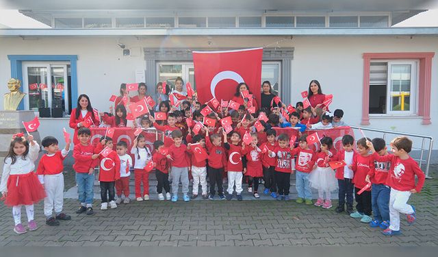 Ceyhan Belediyesi Kreşlerinde Anlamlı Başlangıç: İlk Ders “Bayrak Sevgisi”