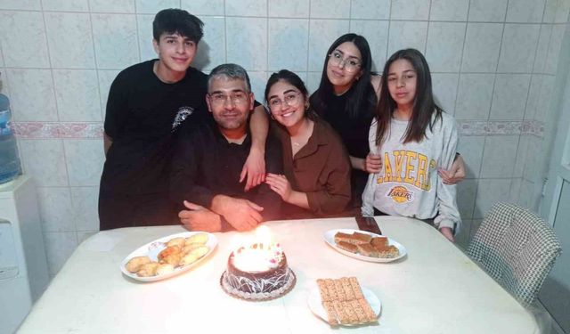 04.17’de Mezarlıkta Gözyaşı: 3 Yıldır Kayıp Kızını Arıyor