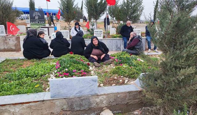 6 Şubat’ın 3. Yılında Kabasakal Mezarlığı’nda Gözyaşları Sel Oldu