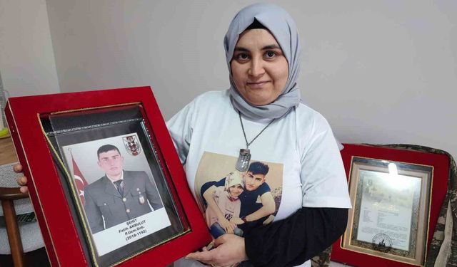 Aşkı Yarım Kaldı: Sevgililer Günü Onun İçin Hep Buruk