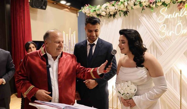 Yüreğir’de 14 Şubat’ta Aşk Nikahla Taçlandı