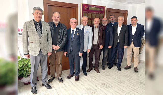 Adana’da Yerel Basın Alarm Verdi: Gazete Sahipleri Bir Araya Geldi