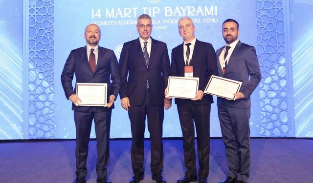 14 Mart’ta Adana’ya Büyük Gurur! Sağlık Çalışanlarına Çifte Ödül