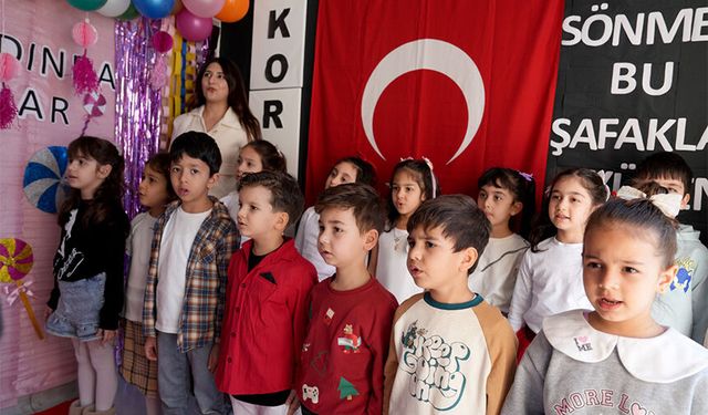 Çukurova’da Miniklerden İstiklal Marşı’na Duygulandıran Anma