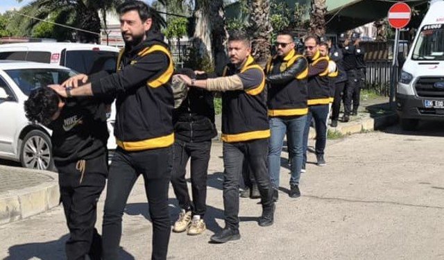 Adana’da Hal Kompleksine Şok Baskın! Aranan Şahıslar Tek Tek Yakalandı