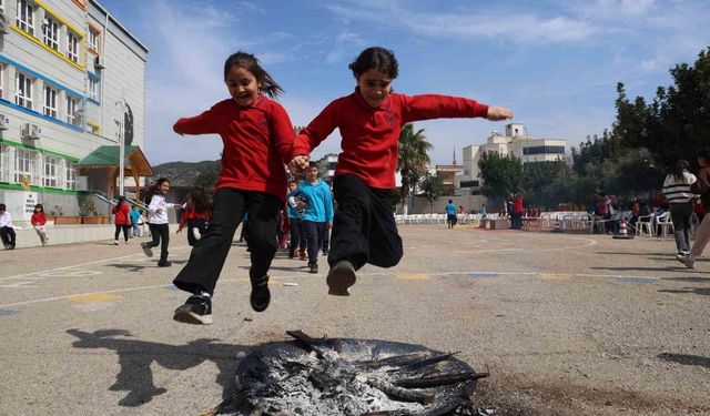 Gelenekler Canlandı! Kozan’da Nevruz Coşkusu Zirve Yaptı