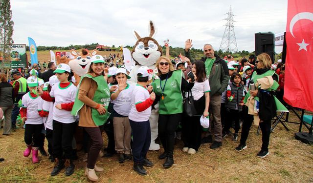 Mimar Kemal İlkokulu Öğrencileri Toprağa Umut Ekti: "Benim De Dikili Bir Ağacım Var"