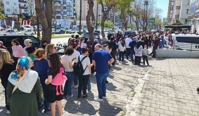 100 TL Duyurusu Ortalığı Karıştırdı! Adana’da İzdiham