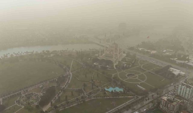 Adana’yı Toz Bulutu Sardı! Güneş Bile Görünmedi