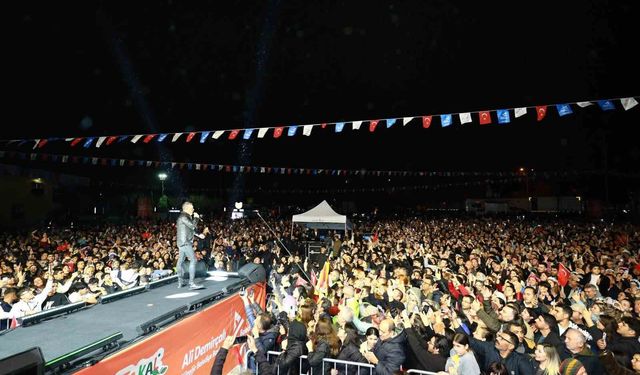 Yağmur Engel Olamadı! Haluk Levent Adana’yı Coşturdu