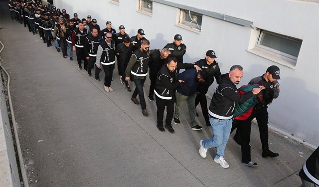 'Bayğaralar'a 221 Tutuklama!