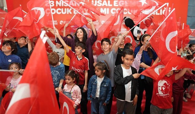 Çukurova’da 23 Nisan Patlaması! Çocuklar Bayramı Coşkuyla Kutladı