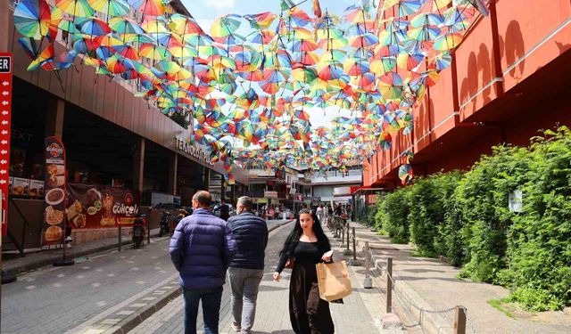 Adana’da Renkli Sokak Kabusa Döndü!