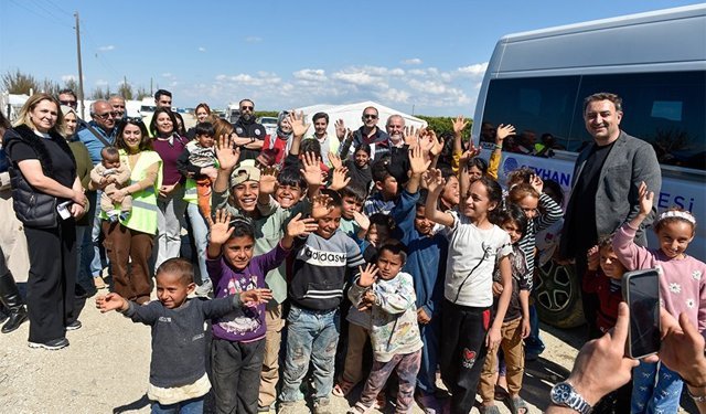 Seyhan Belediyesi Sahaya İndi! Çadır Kentte Dikkat Çeken Destek