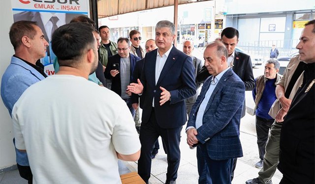 Vali Yavuz Sahaya İndi! Esnafla Buluşma Dikkat Çekti